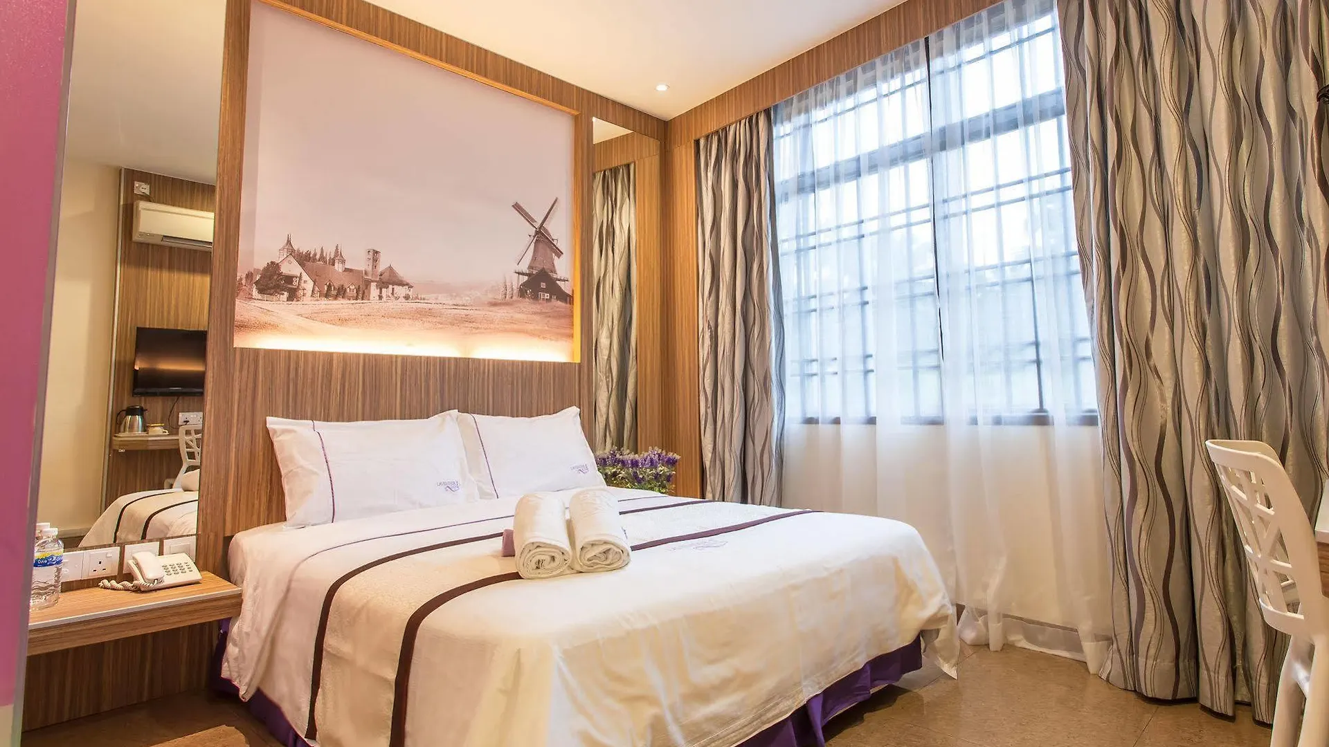Hotel Lavender Inn Nusa Bestari