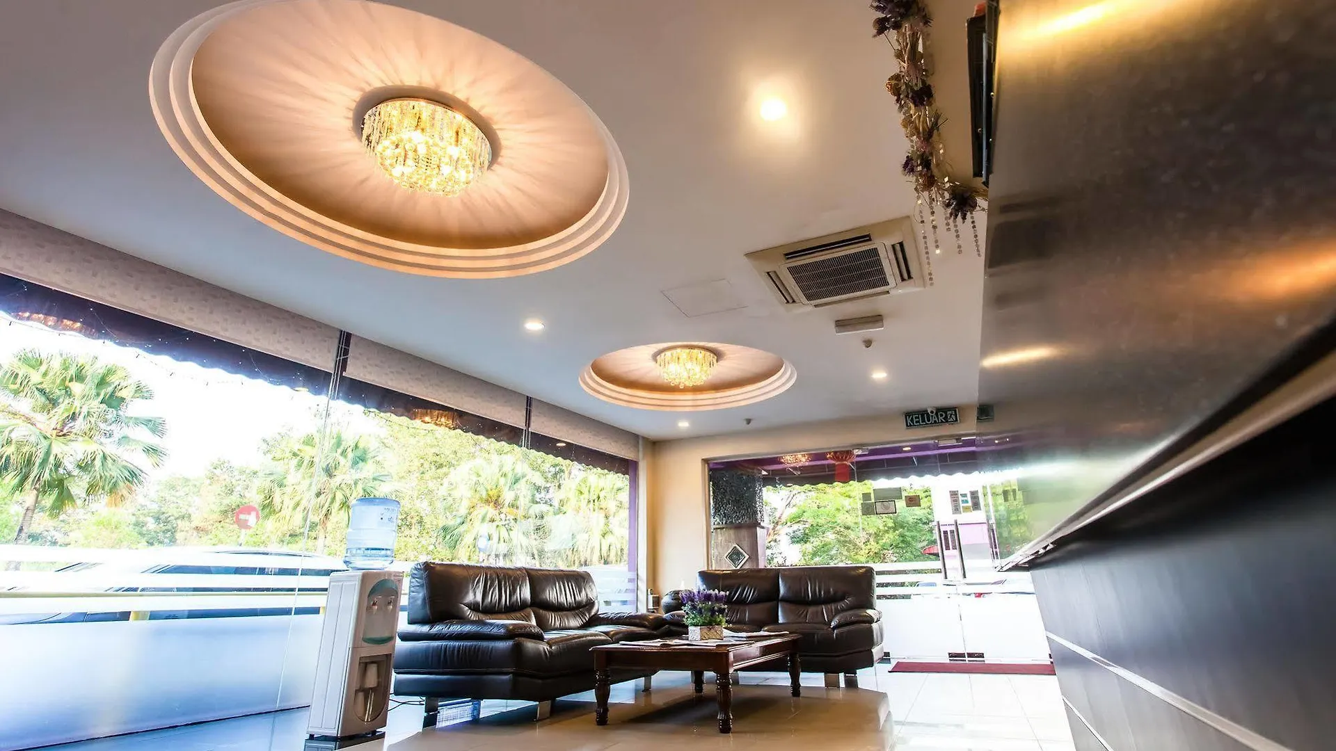 Lavender Inn Nusa Bestari Hotel